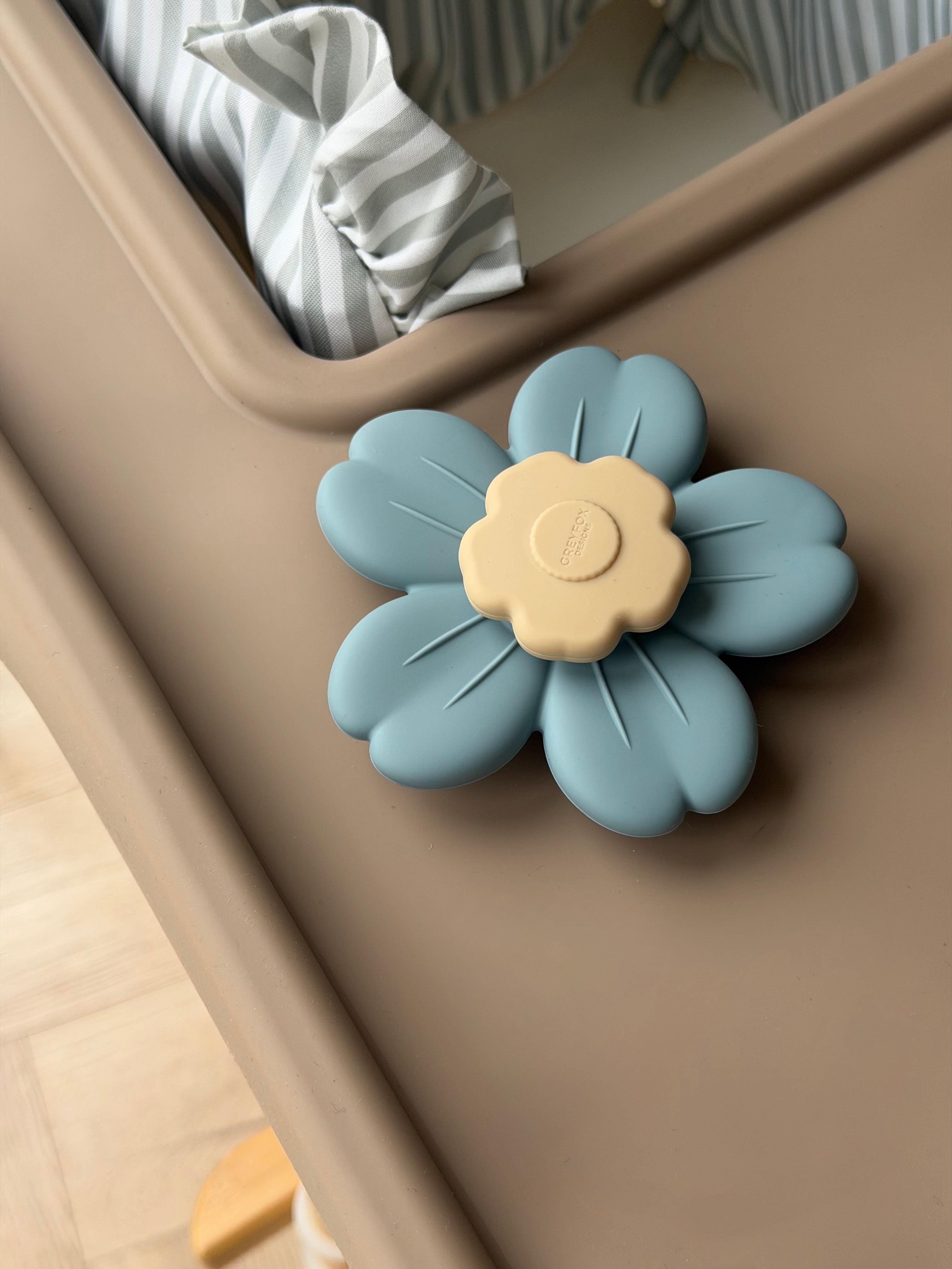 Blue Flower Spinner Toy