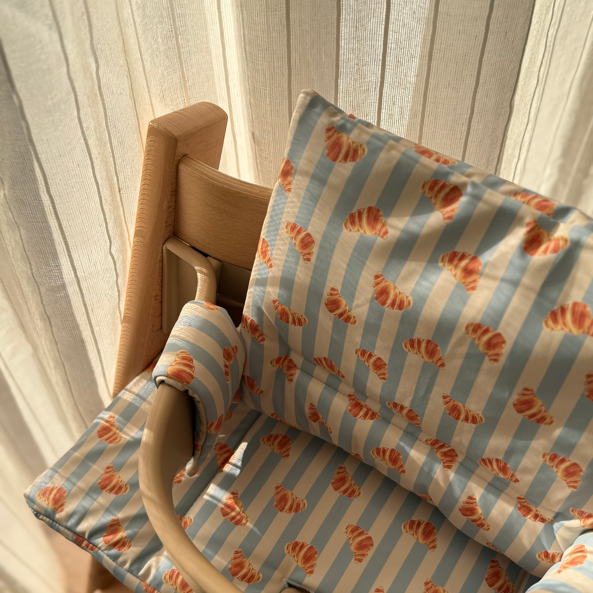 Croissant 2 in 1 Cushion