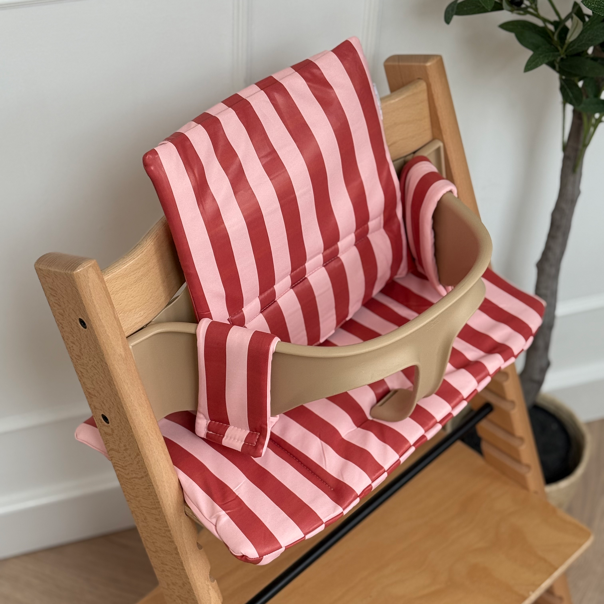 Raspberry Ripple 2 in 1 Cushion