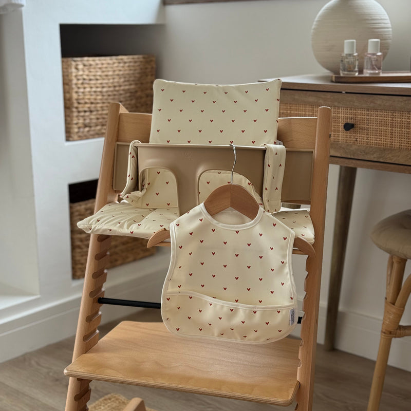 Sweet Heart 2 in 1 Cushion + Mini Bib