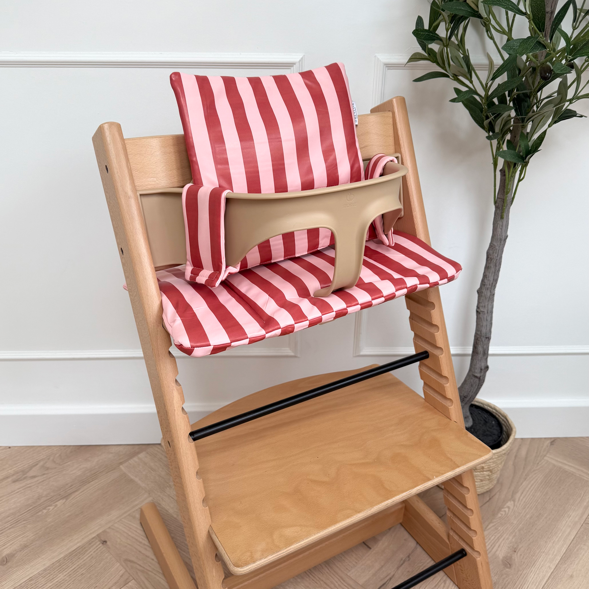 Raspberry Ripple 2 in 1 Cushion